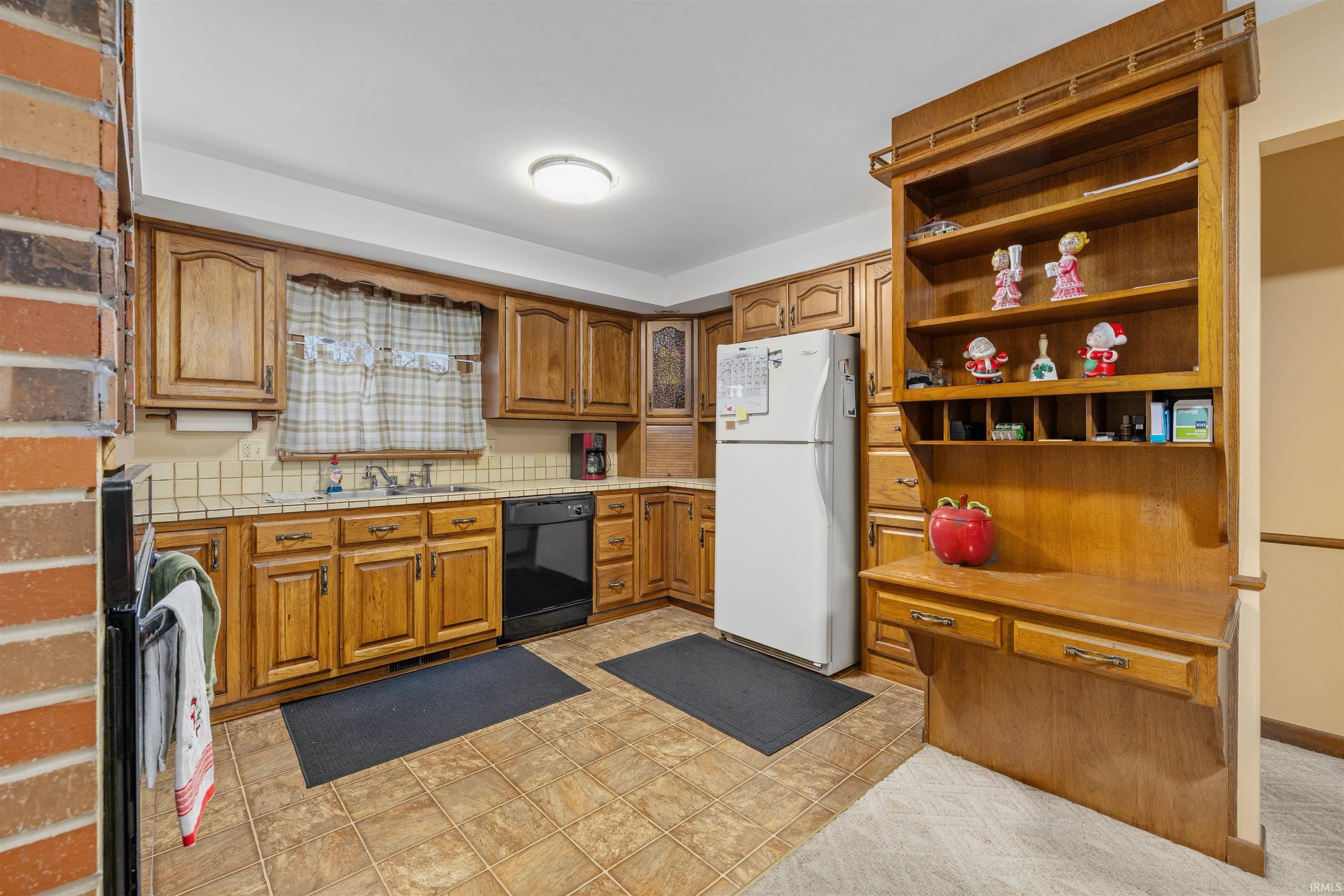 214 Betz Road Auburn, IN 46706 - Photo 6 of 32