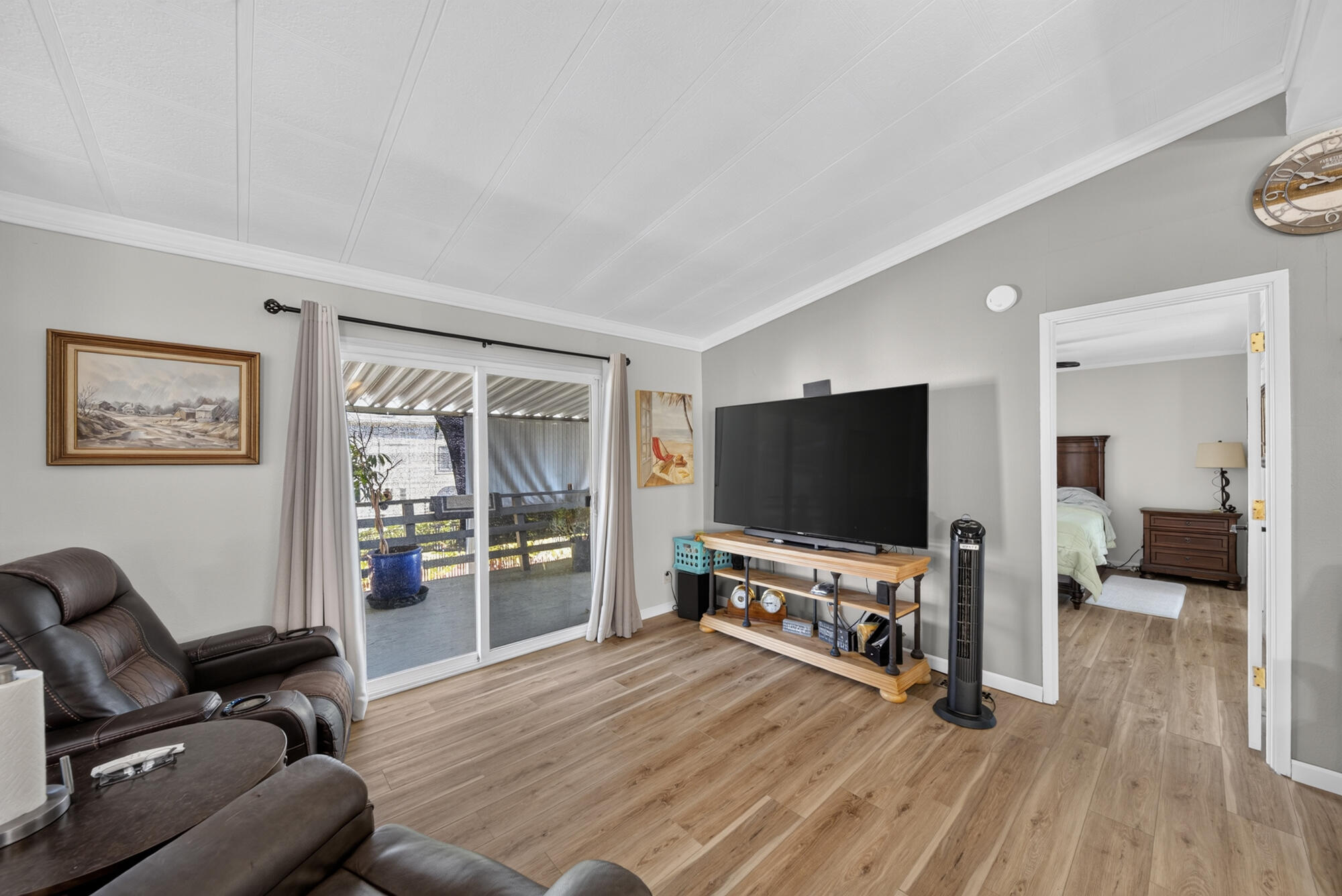 1077 Eagle Nest Road Redding, CA 96003 - Photo 9 of 34 1077 Eagle Nest Rd-08