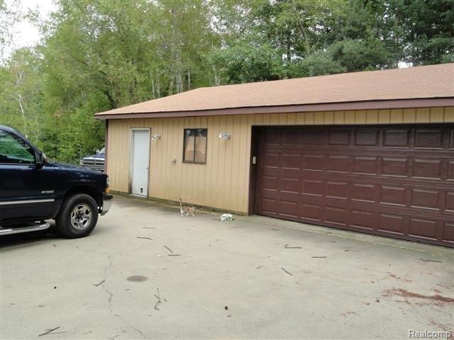 2400 Johnson Mill Road North Branch, MI 48461 - Photo 6 of 18 garage.jpg