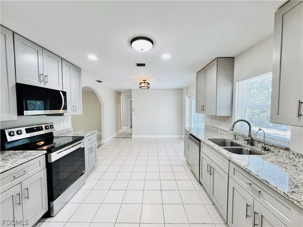 $1,795 | 5015 Lee Boulevard, Lehigh Acres, FL 33971