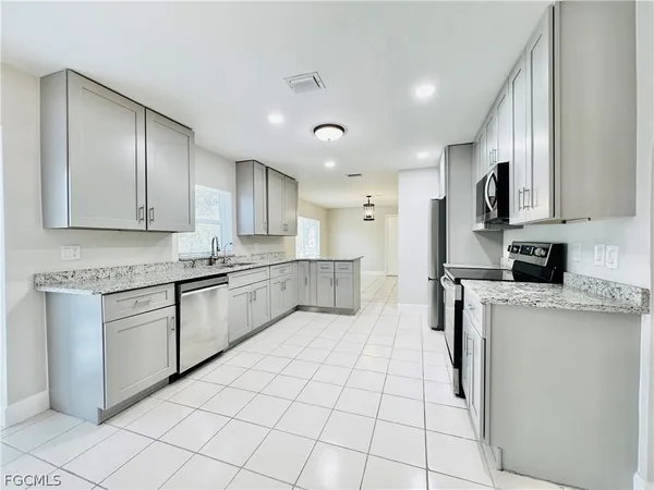 $1,795 | 5015 Lee Boulevard, Lehigh Acres, FL 33971