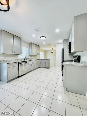 $1,795 | 5015 Lee Boulevard, Lehigh Acres, FL 33971