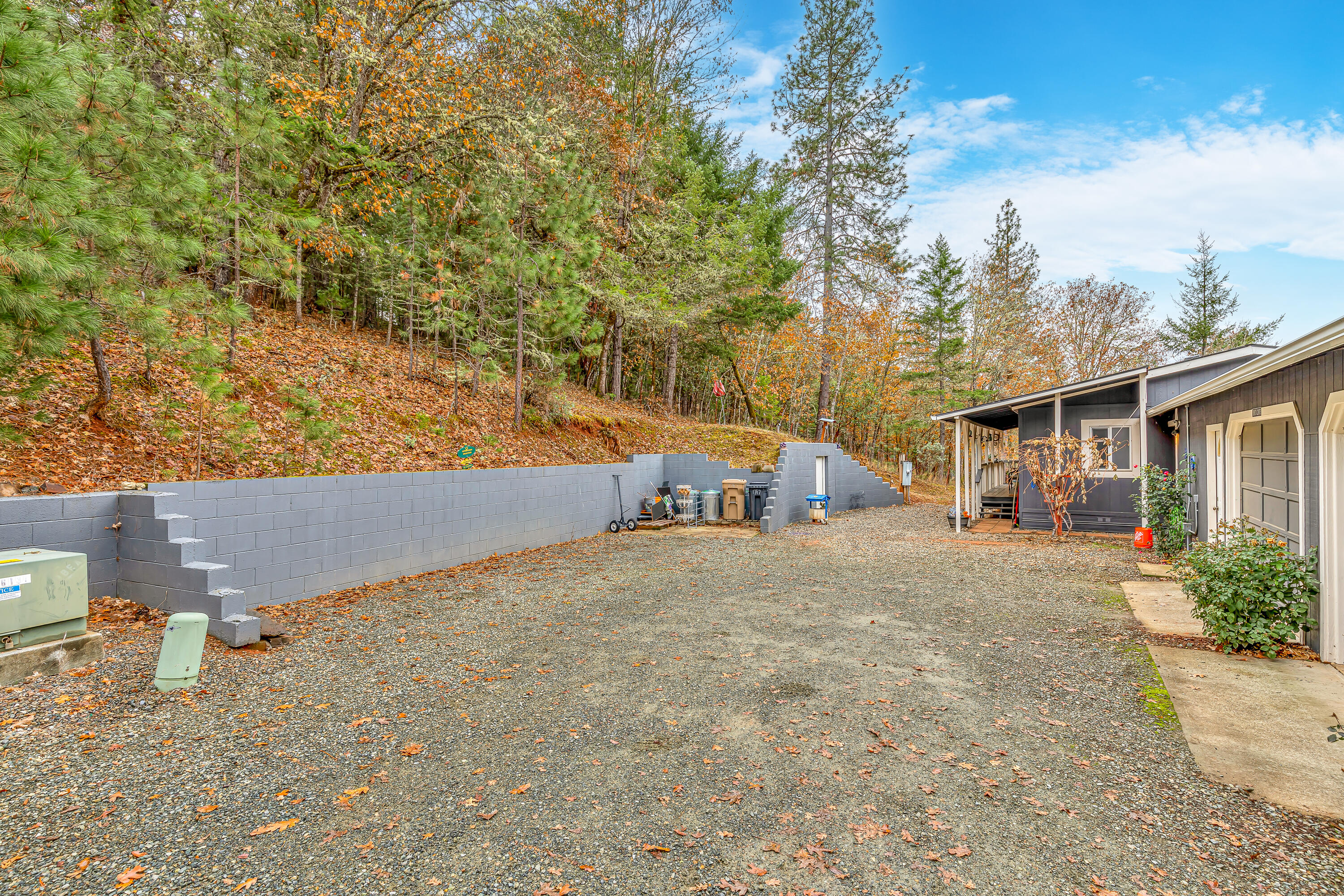 1797 Pleasant Valley Road Merlin, OR 97532 - Photo 32 of 55 9R9A3100
