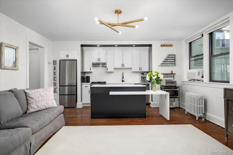 $225,000 | 412 Munro Avenue, Unit 3J, Mamaroneck, NY 10543