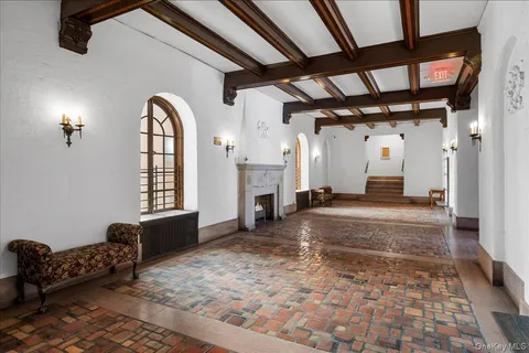 $225,000 | 412 Munro Avenue, Unit 3J, Mamaroneck, NY 10543