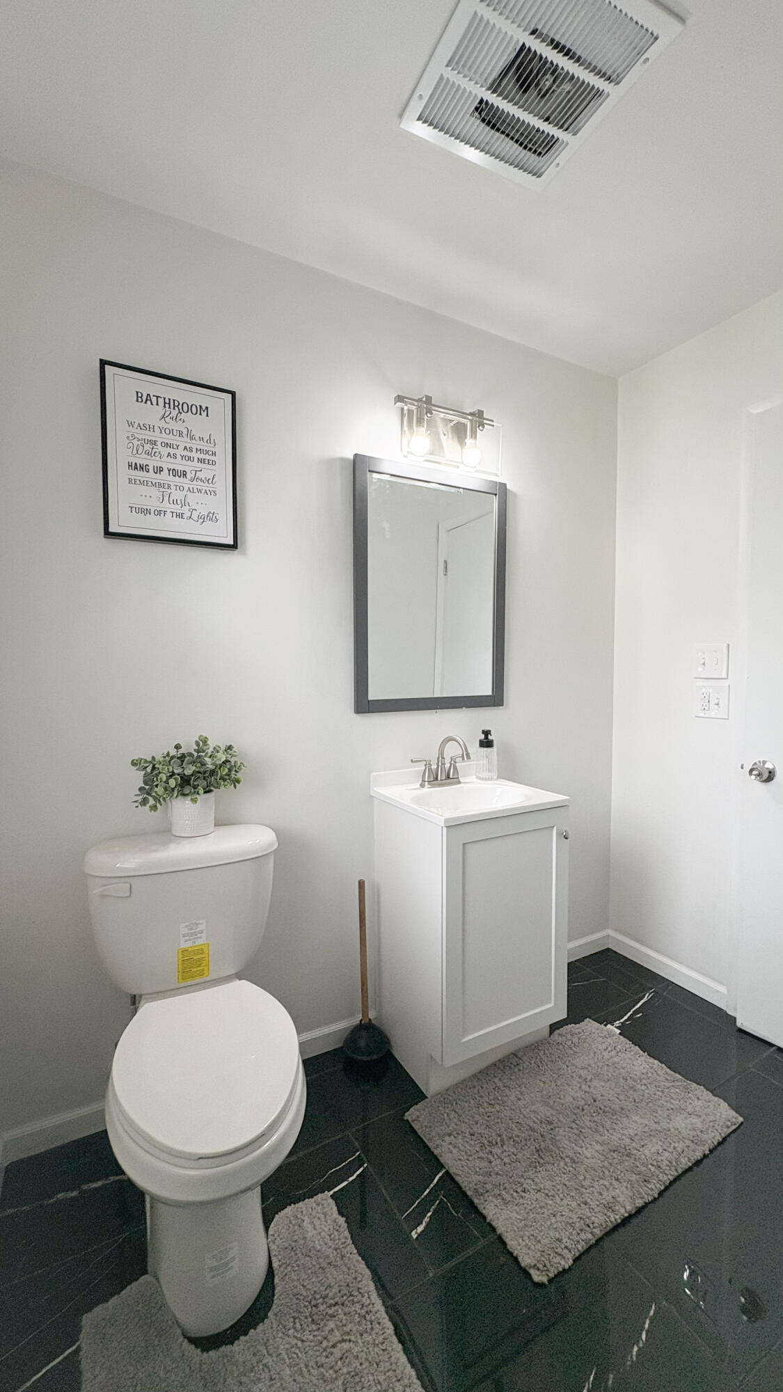 5879 North 29th Street Milwaukee, WI 53209 - Photo 13 of 18 bath