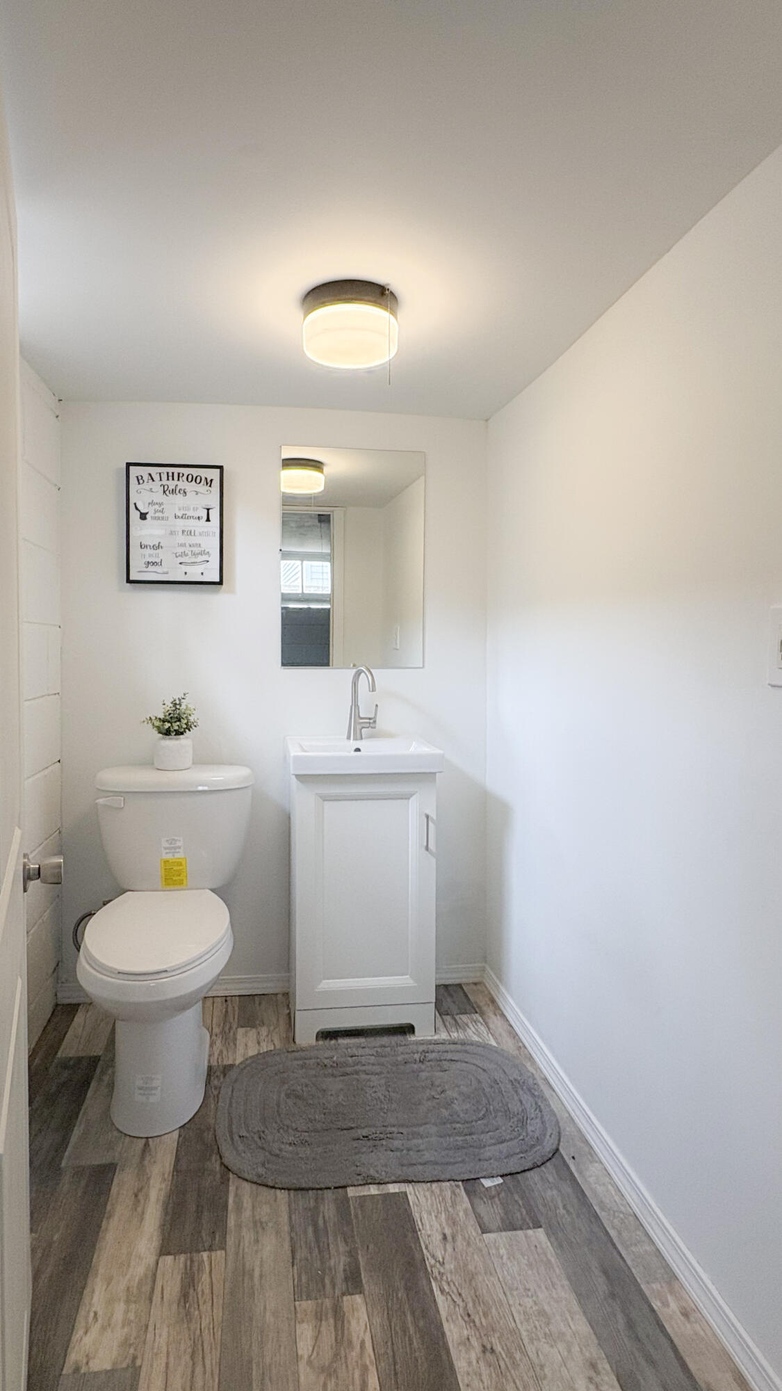 5879 North 29th Street Milwaukee, WI 53209 - Photo 16 of 18 bath