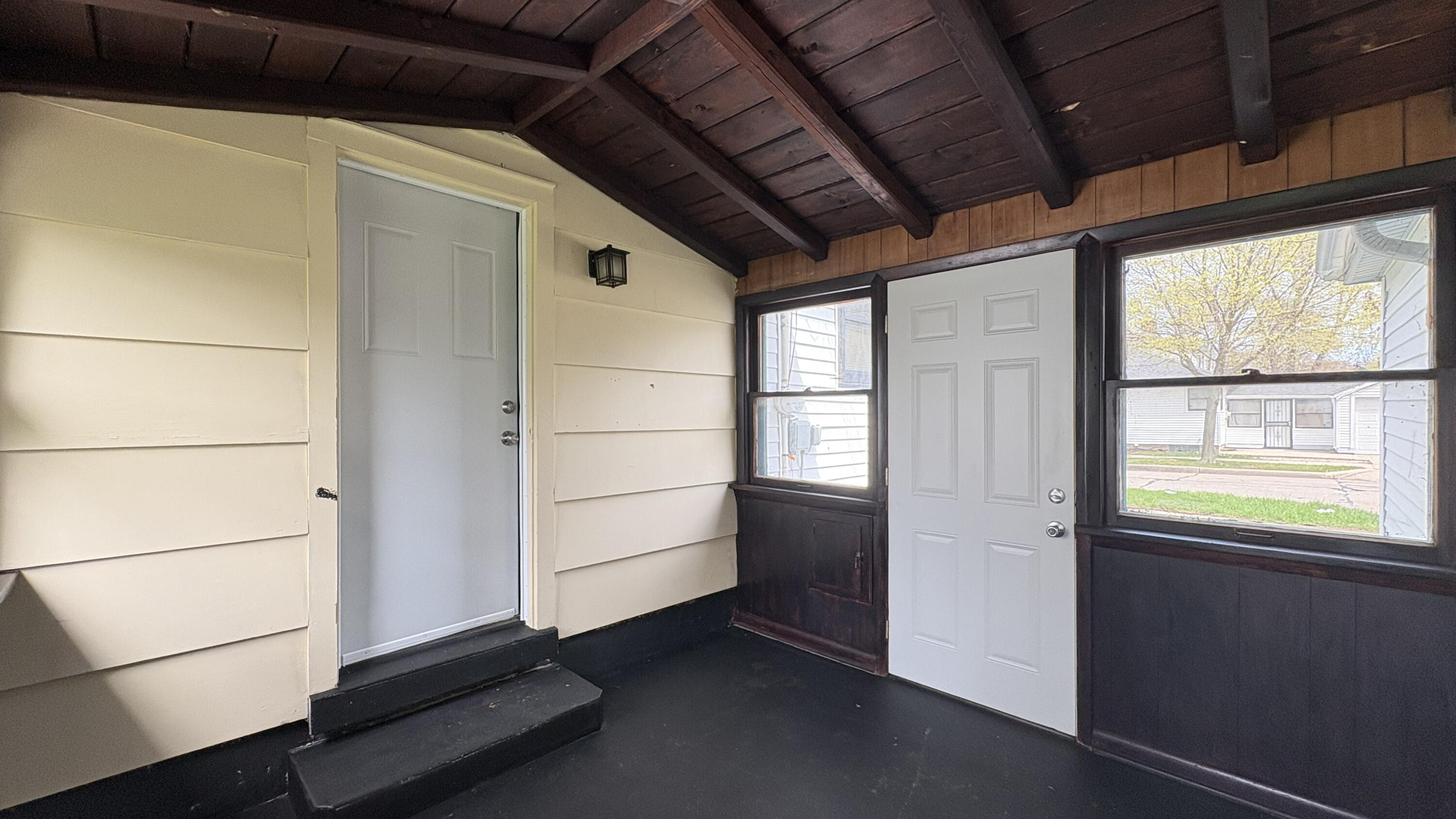 5879 North 29th Street Milwaukee, WI 53209 - Photo 17 of 18 garage