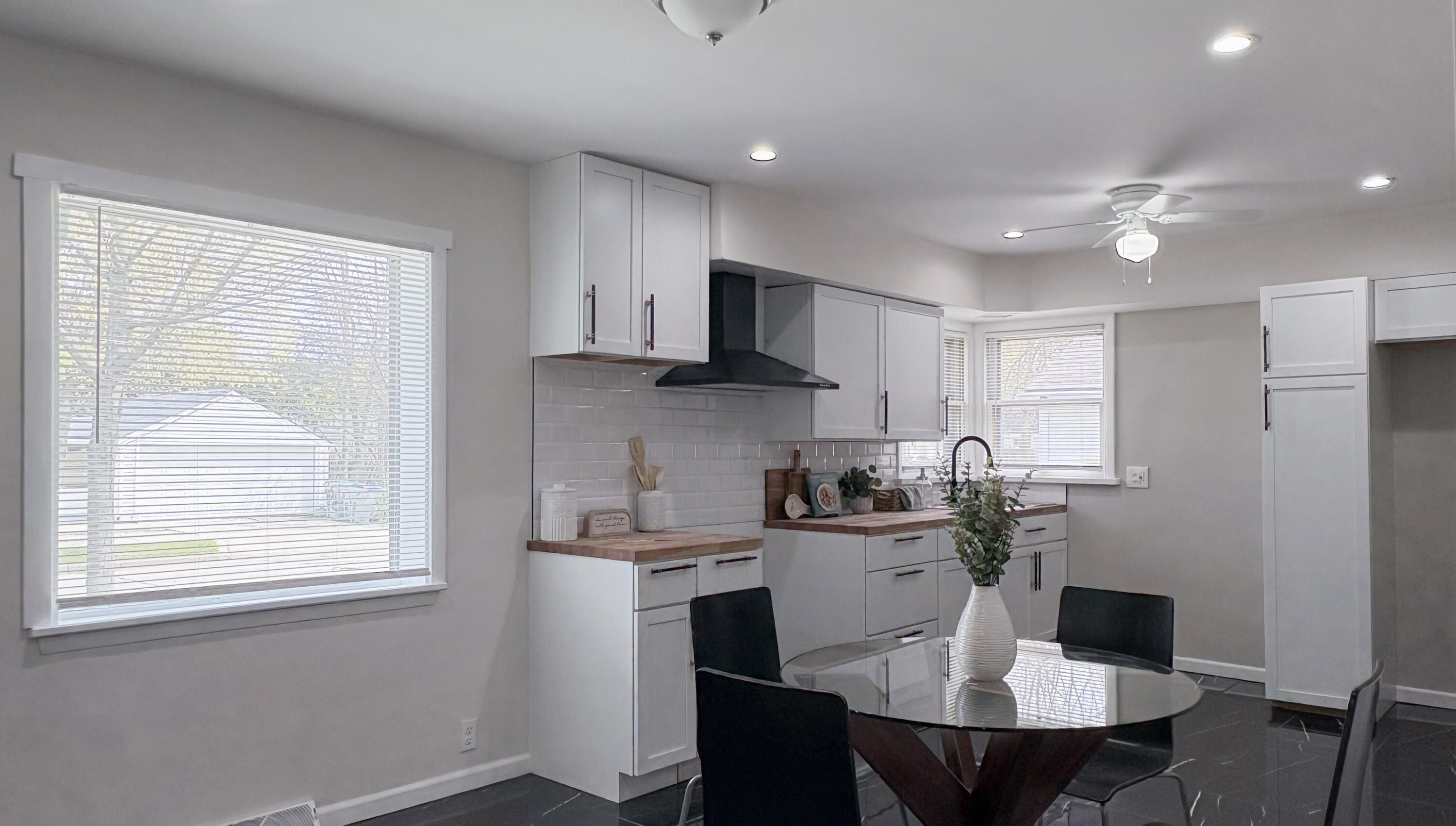 5879 North 29th Street Milwaukee, WI 53209 - Photo 6 of 18 29th Kitchen