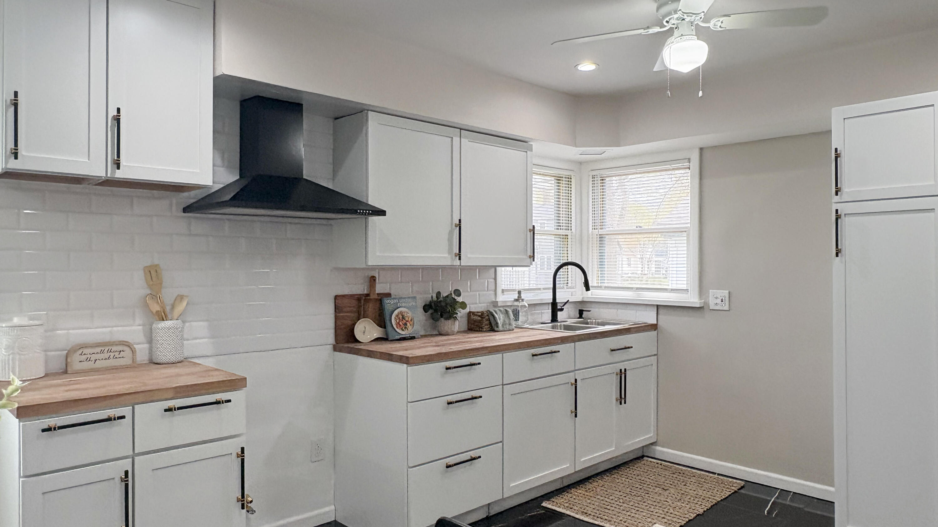 5879 North 29th Street Milwaukee, WI 53209 - Photo 8 of 18 29th Kitchen 3