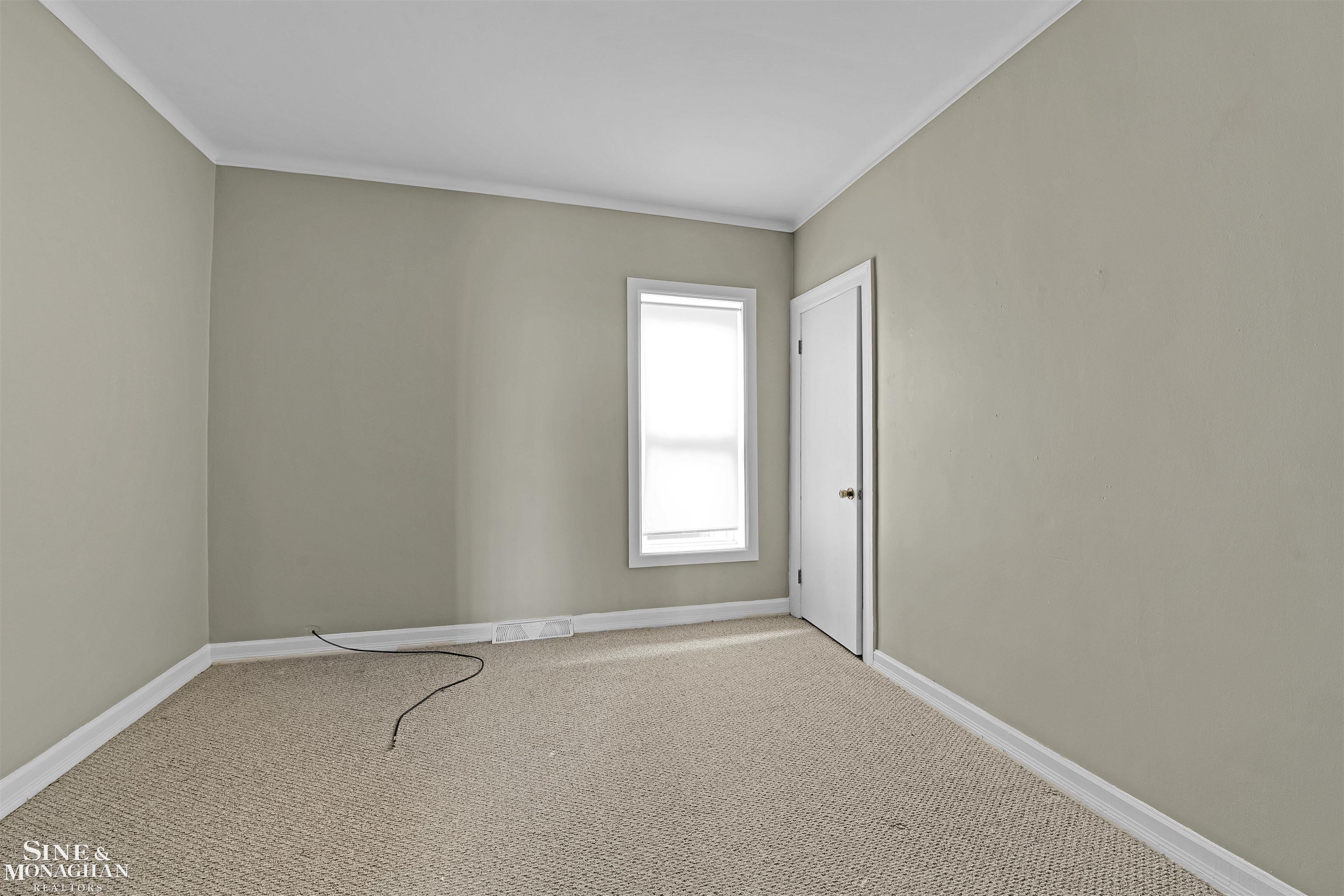 213 Muir Road Grosse Pointe Farms, MI 48236 - Photo 9 of 21