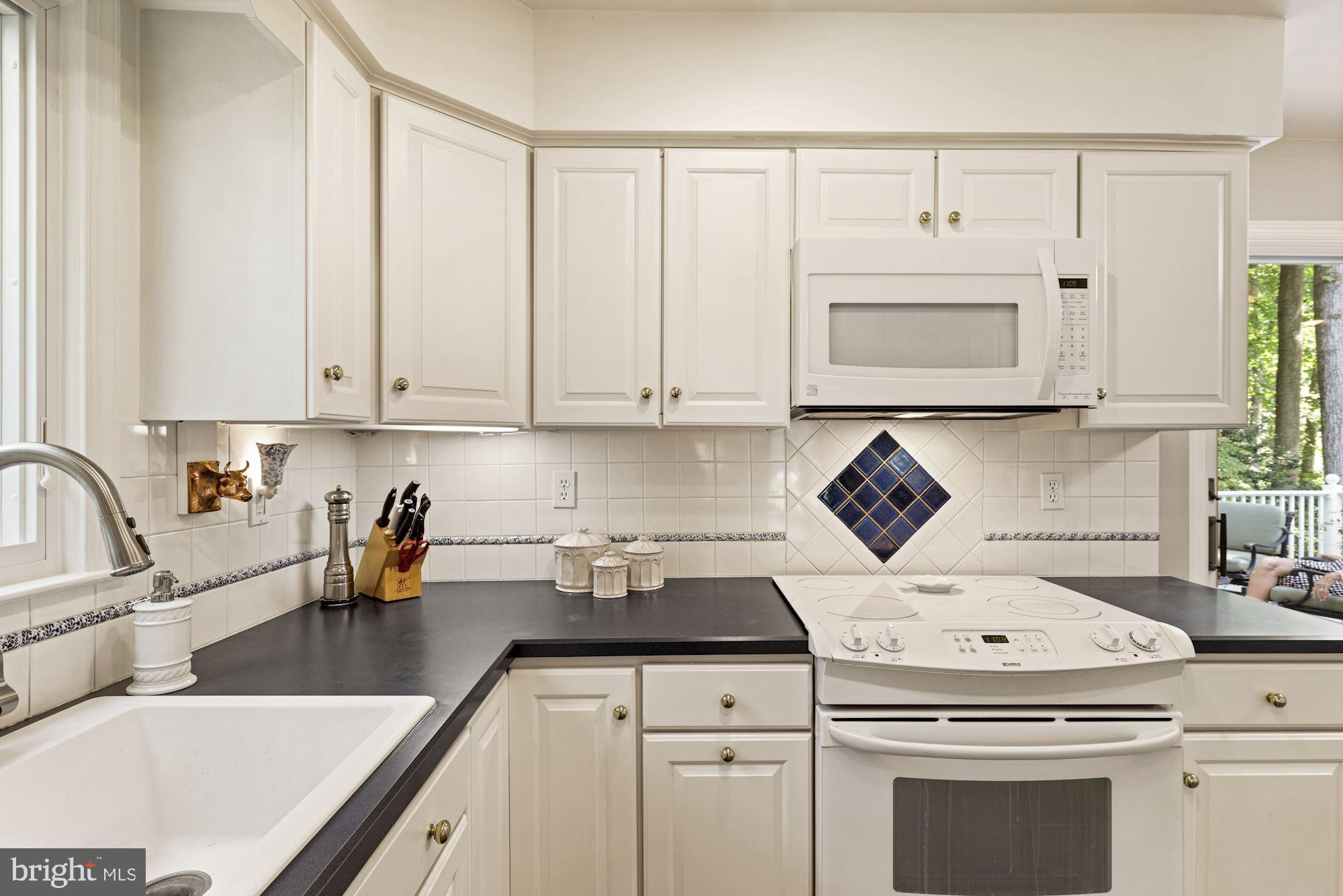 1905 Chapel Hill Road Silver Spring, MD 20906 - Photo 11 of 32 Kitchen
