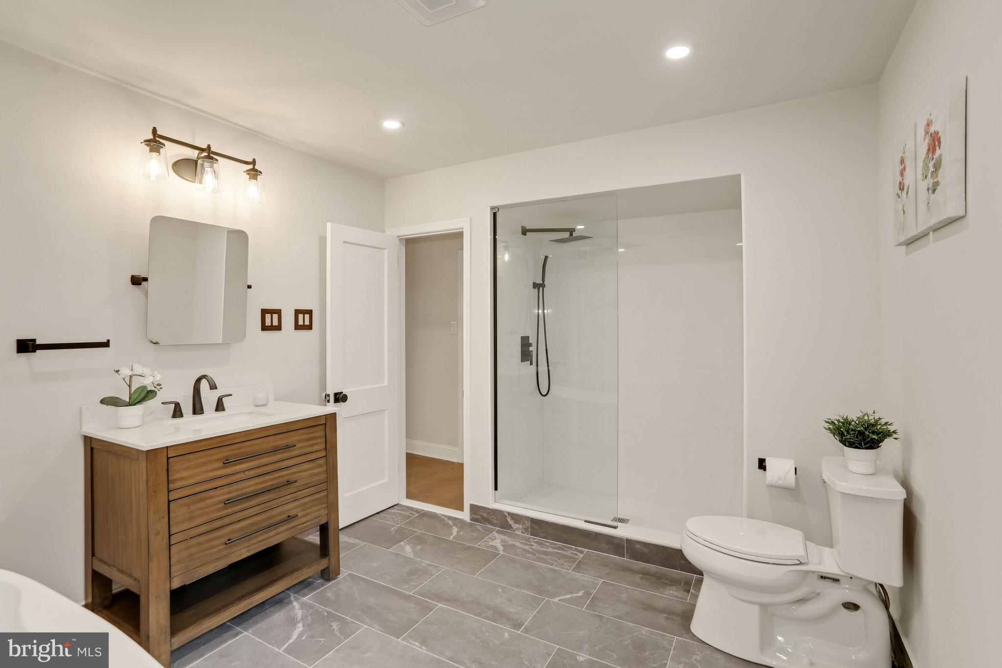 1900 Lafayette Road Gladwyne, PA 19035 - Photo 20 of 35 Hall Bathroom