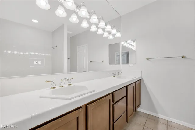 $2,598 | 1405 San Juan Hills Drive, Unit 203, Las Vegas, NV 89134