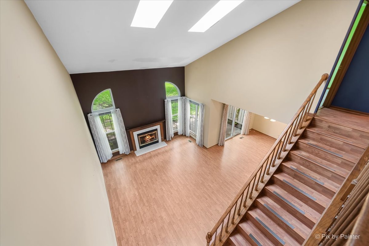 687 Bent Ridge Lane Elgin, IL 60120 - Photo 11 of 28 a view of entryway and kitchen