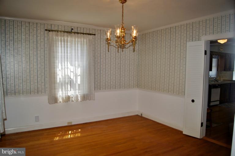 603 Overbrook Road Baltimore, MD 21212 - Photo 11 of 27 Dining Room