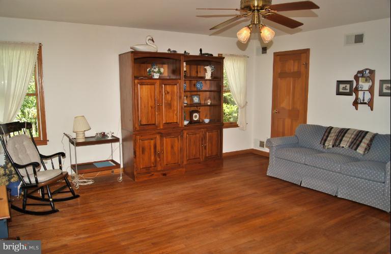 603 Overbrook Road Baltimore, MD 21212 - Photo 3 of 27 Family Room