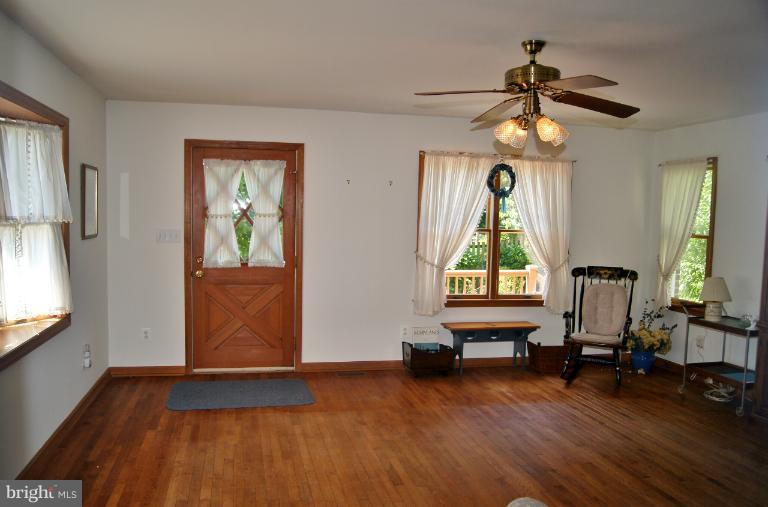 603 Overbrook Road Baltimore, MD 21212 - Photo 24 of 27 Family Room