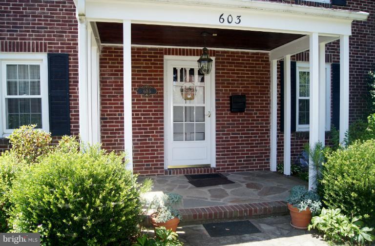 603 Overbrook Road Baltimore, MD 21212 - Photo 6 of 27 Porch