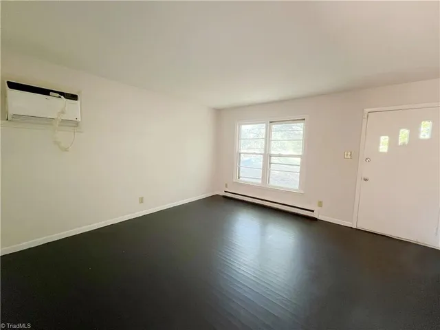 $1,295 | 2217 East Gate City Boulevard, Greensboro, NC 27401