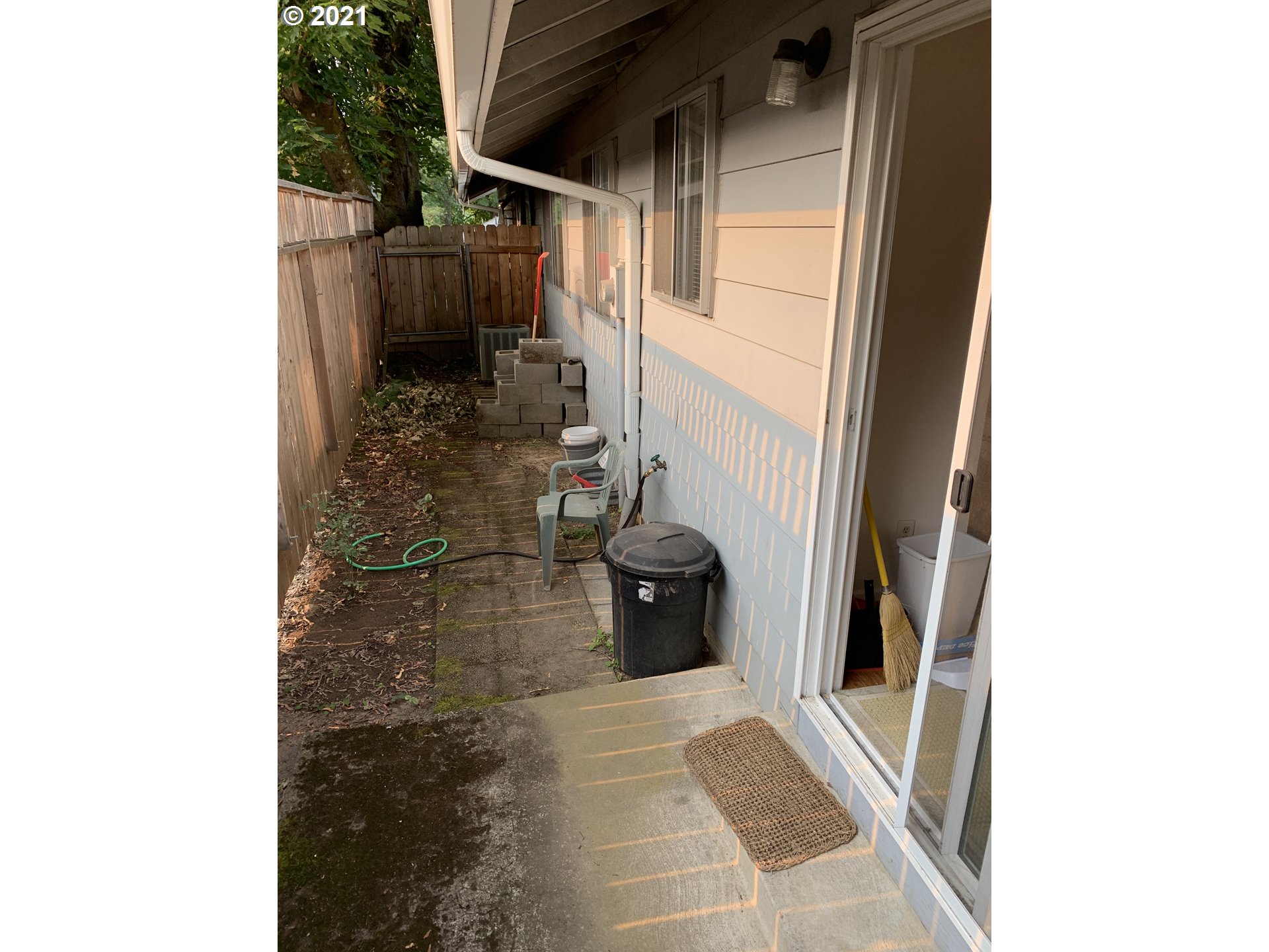 2661 Southwest Spring Garden Street Portland, OR 97219 - Photo 8 of 22 Gallery Image 8