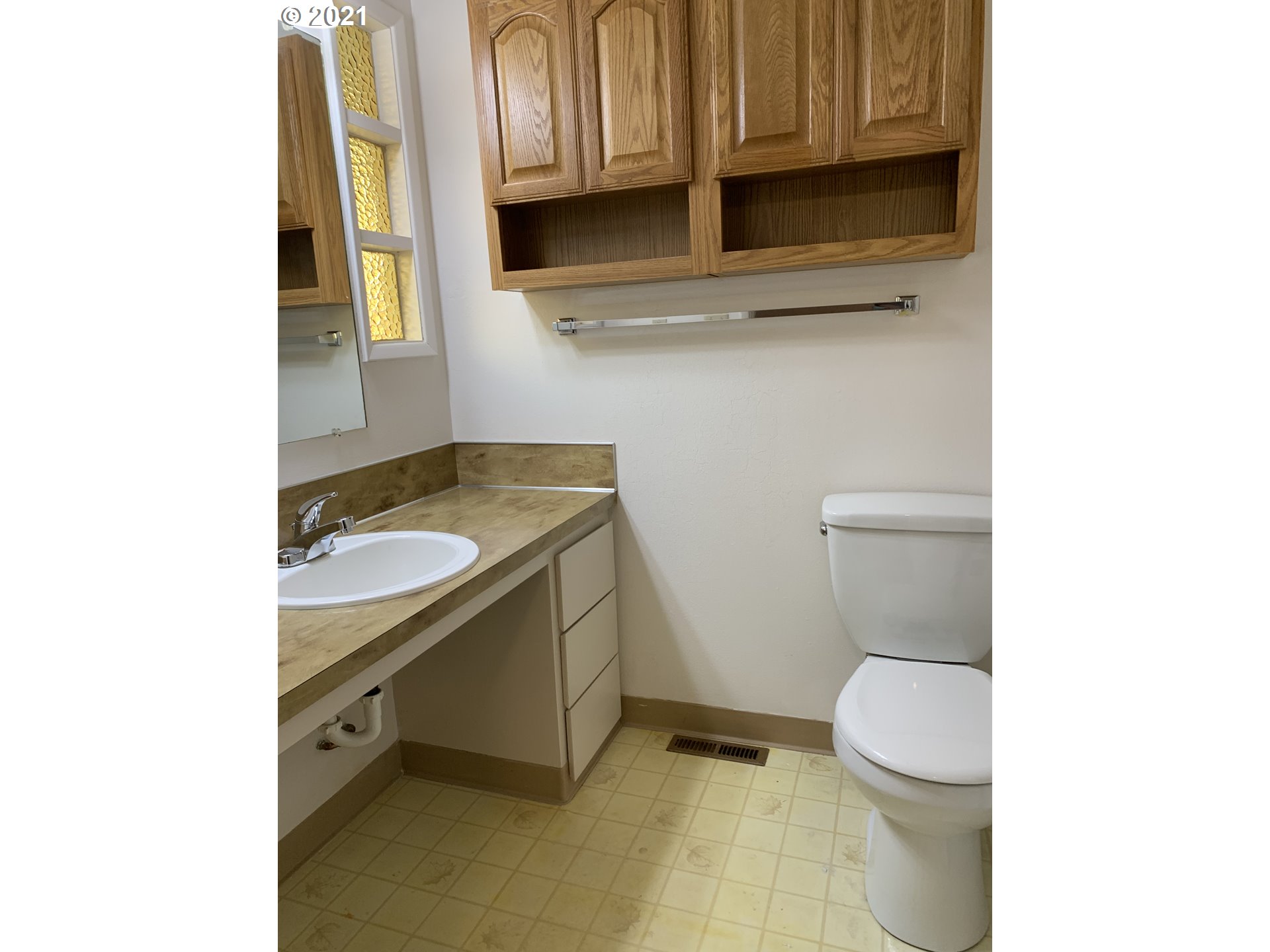 2661 Southwest Spring Garden Street Portland, OR 97219 - Photo 9 of 22 Gallery Image 9