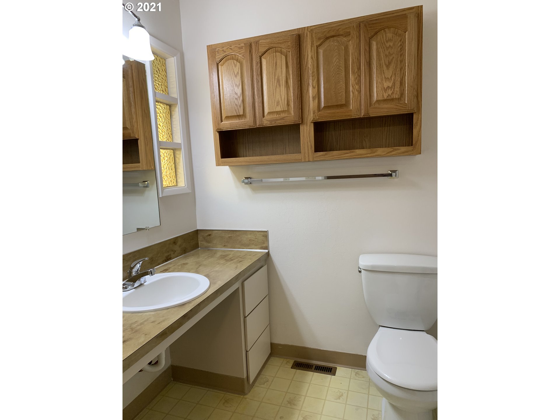 2661 Southwest Spring Garden Street Portland, OR 97219 - Photo 10 of 22 Gallery Image 10