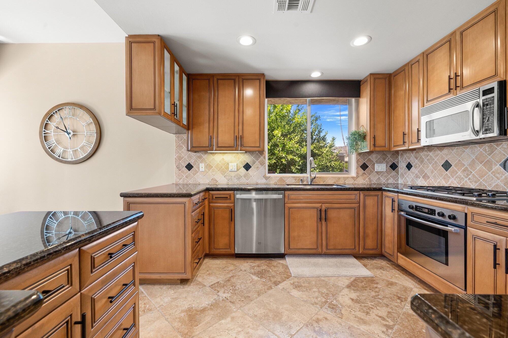 45800 Pima Road Indian Wells, CA 92210 - Photo 14 of 32 014_45800pimard22_132