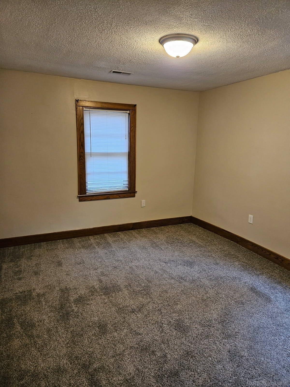 4105 Midland Road Saginaw, MI 48603 - Photo 16 of 25 50186249-ffce6bba-1e50-49a2-8308-ac2ad377adc8.JPG