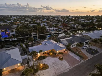 $1,735,000 | 608 Gladstone Lane, Holmes Beach, FL 34217