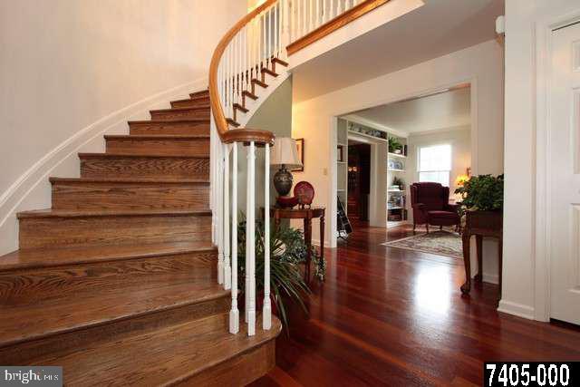 2753 Chestnut Run Road York, PA 17402 - Photo 2 of 25 Gallery Image 2