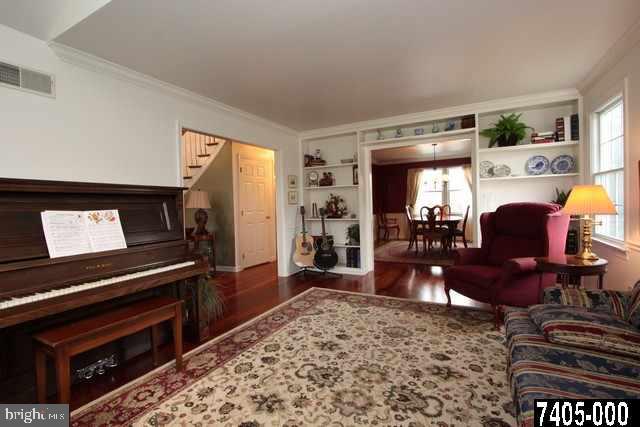 2753 Chestnut Run Road York, PA 17402 - Photo 3 of 25 Gallery Image 3