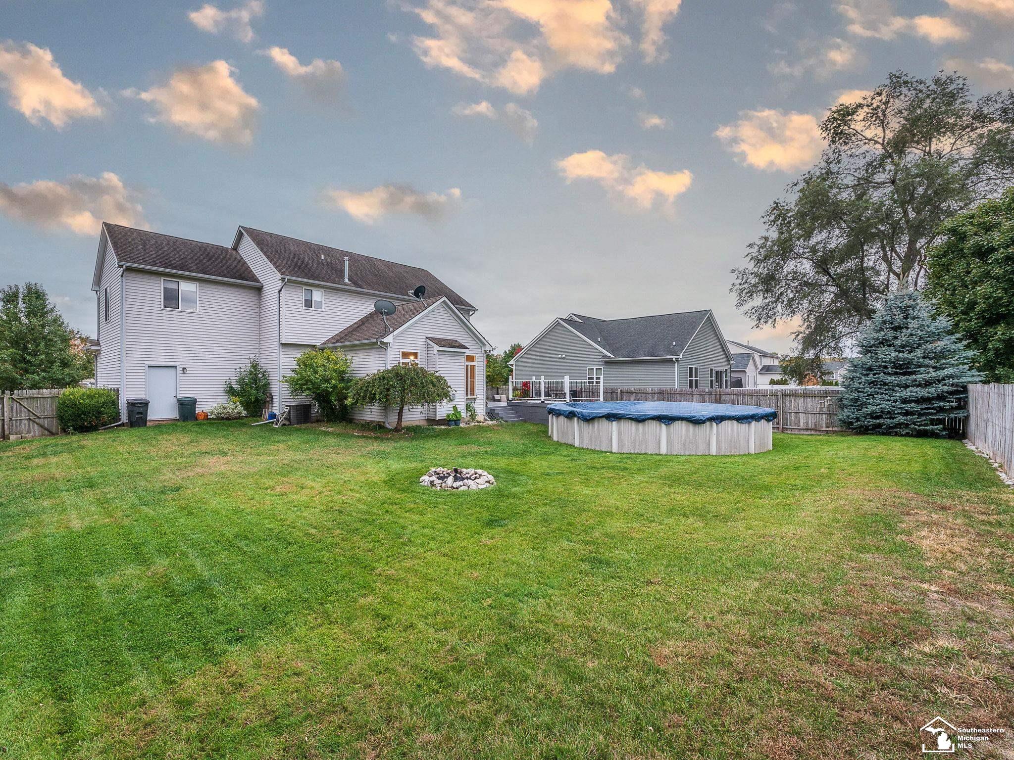816 Golf Ridge Circle Dundee, MI 48131 - Photo 36 of 38 50093068-35.JPG