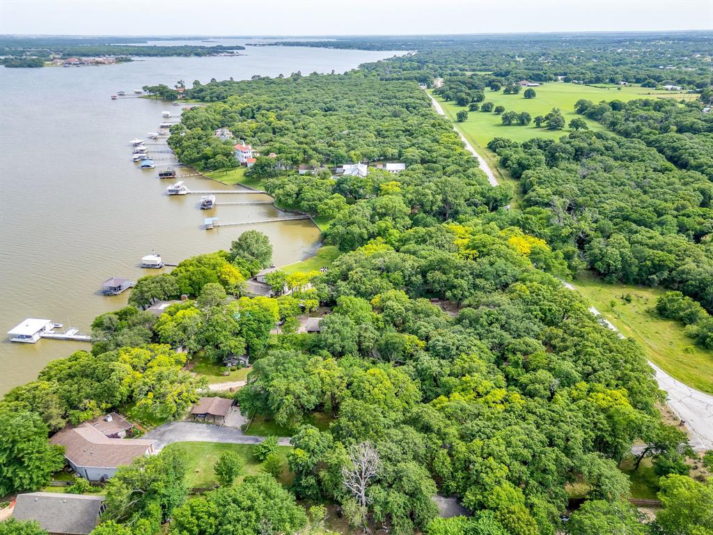 13350 Miller Road Azle, TX 76020 - Photo 3 of 40