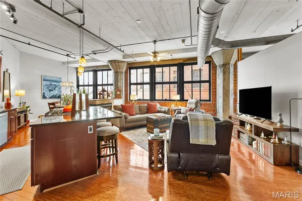 $199,900 | 1619 Washington Avenue, Unit 303, St. Louis, MO 63103