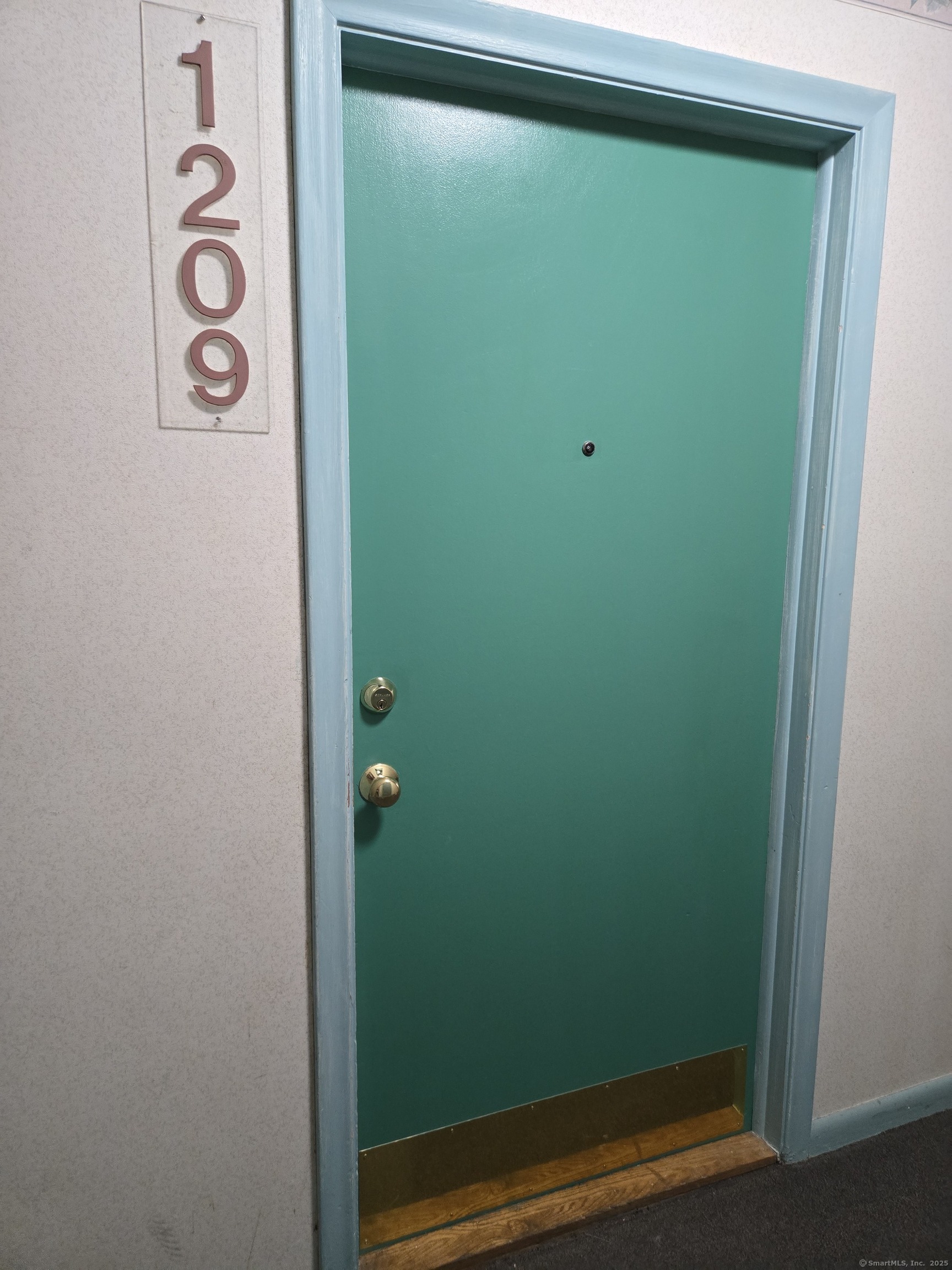 1209 Cromwell Hills Drive, Unit 1209 Cromwell, CT 06416 - Photo 3 of 27 a view of bathroom