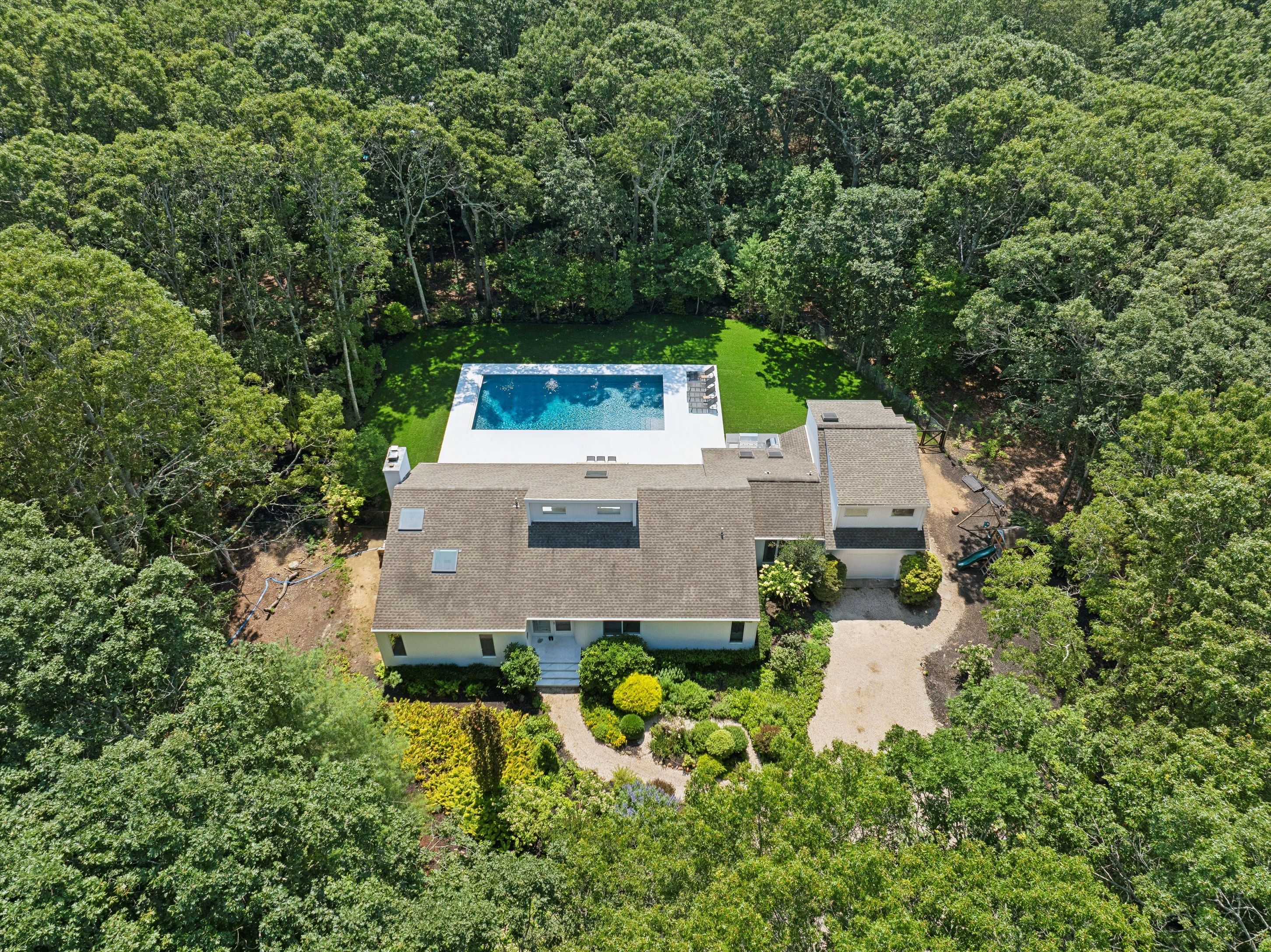14 Livery Lane East Hampton, NY 11937 - Photo 1 of 33
