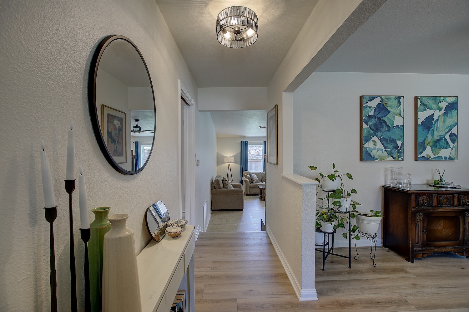 1902 East 18th Street Georgetown, TX 78626 - Photo 12 of 40 Entry view. Formal living and dining to the right, Family room straight ahead, with the classic 70's "step down"