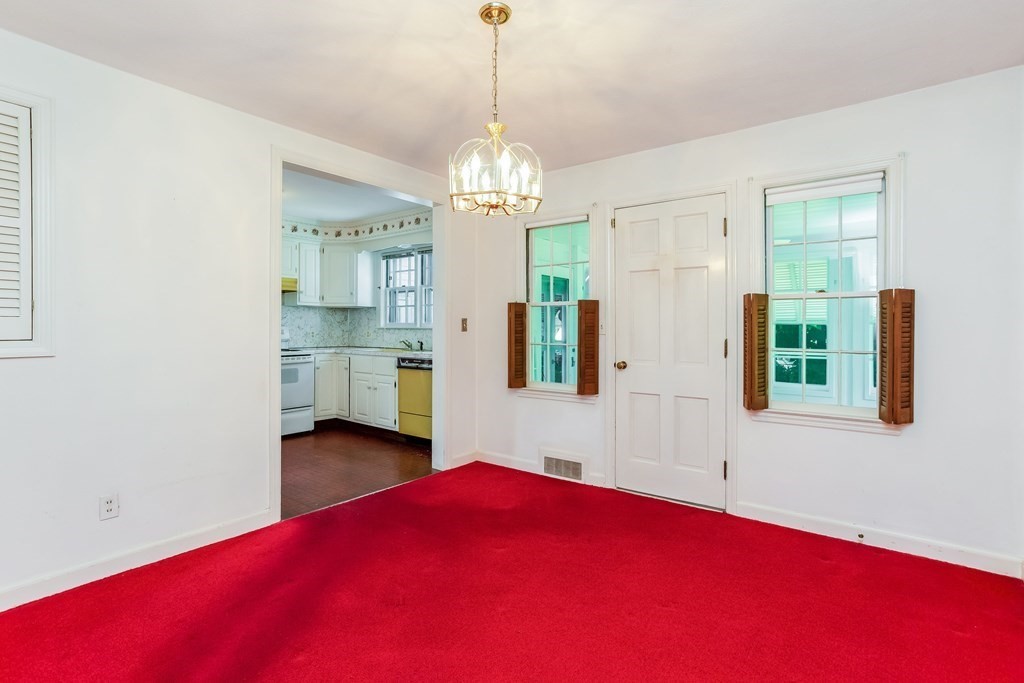36 Clement Street Springfield, MA 01118 - Photo 7 of 27