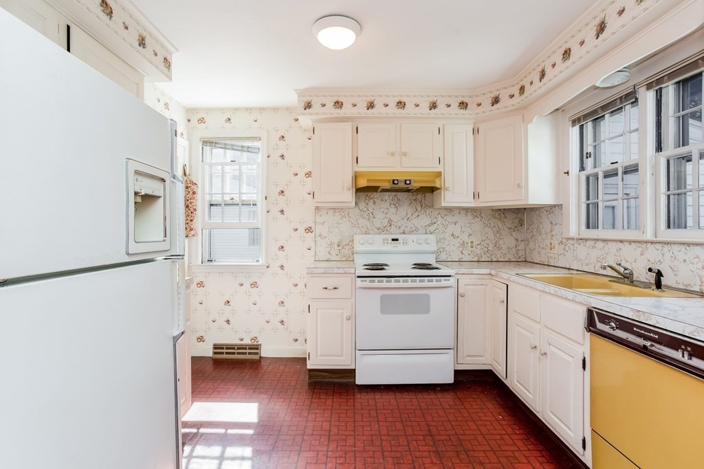 36 Clement Street Springfield, MA 01118 - Photo 10 of 27