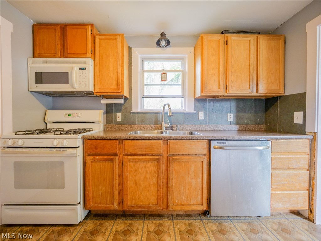3810 Jaeger Road Lorain, OH 44053 - Photo 7 of 19 Gallery Image 7