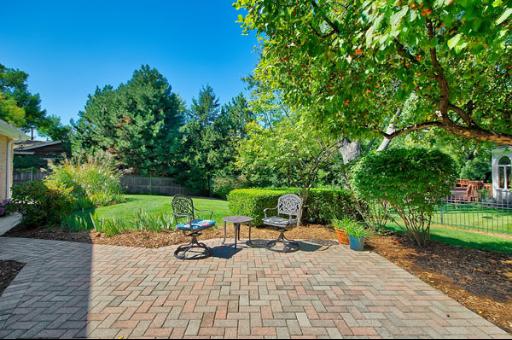 5662 South County Line Road Hinsdale, IL 60521 - Photo 14 of 16 a view of a backyard with sitting area
