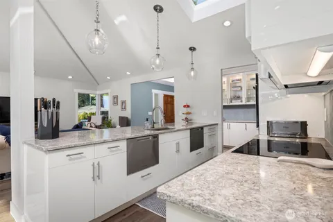 $1,649,000 | 2129 Dellesta Drive, Bellingham, WA 98226