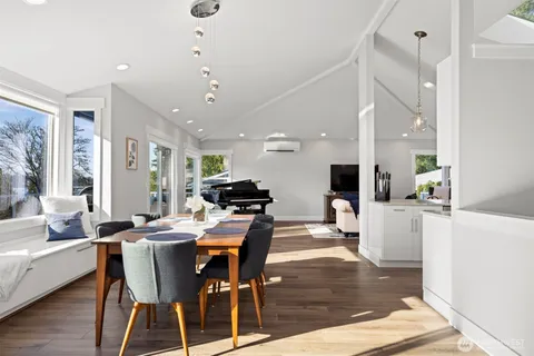 $1,649,000 | 2129 Dellesta Drive, Bellingham, WA 98226