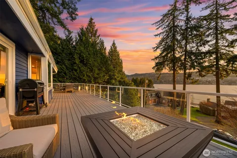 $1,649,000 | 2129 Dellesta Drive, Bellingham, WA 98226