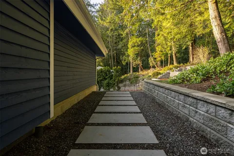 $1,649,000 | 2129 Dellesta Drive, Bellingham, WA 98226