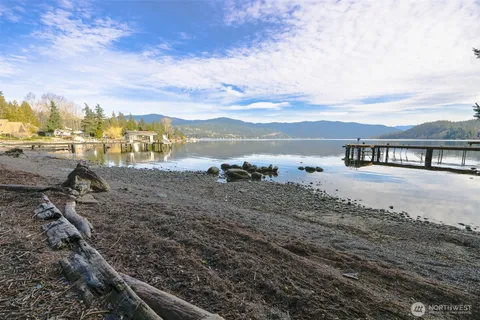 $1,649,000 | 2129 Dellesta Drive, Bellingham, WA 98226