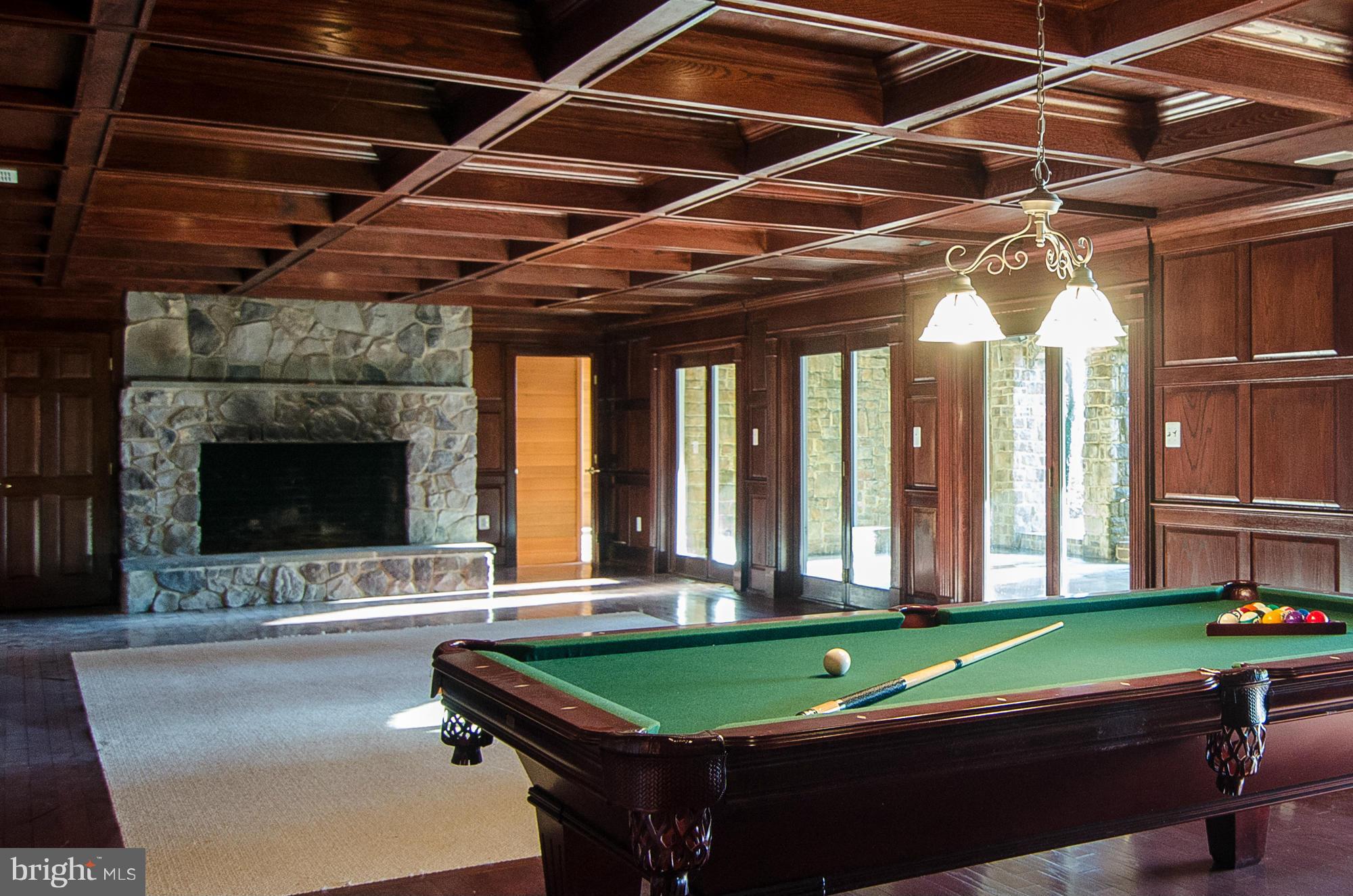 952 Old County Road Severna Park, MD 21146 - Photo 17 of 27 Family Room