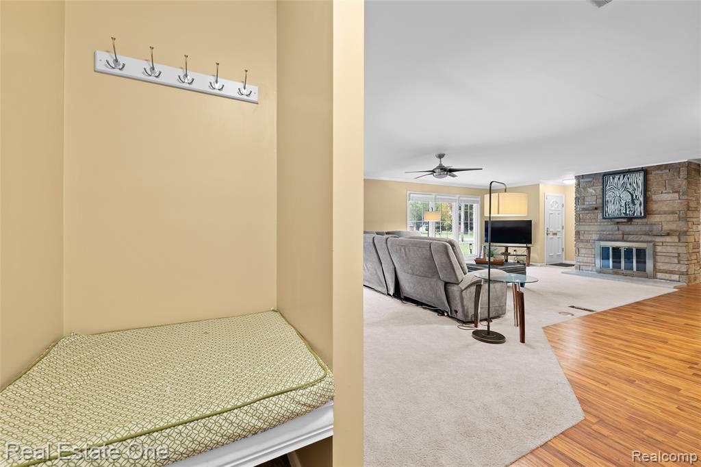 28257 New Castle Road Farmington Hills, MI 48331 - Photo 15 of 32