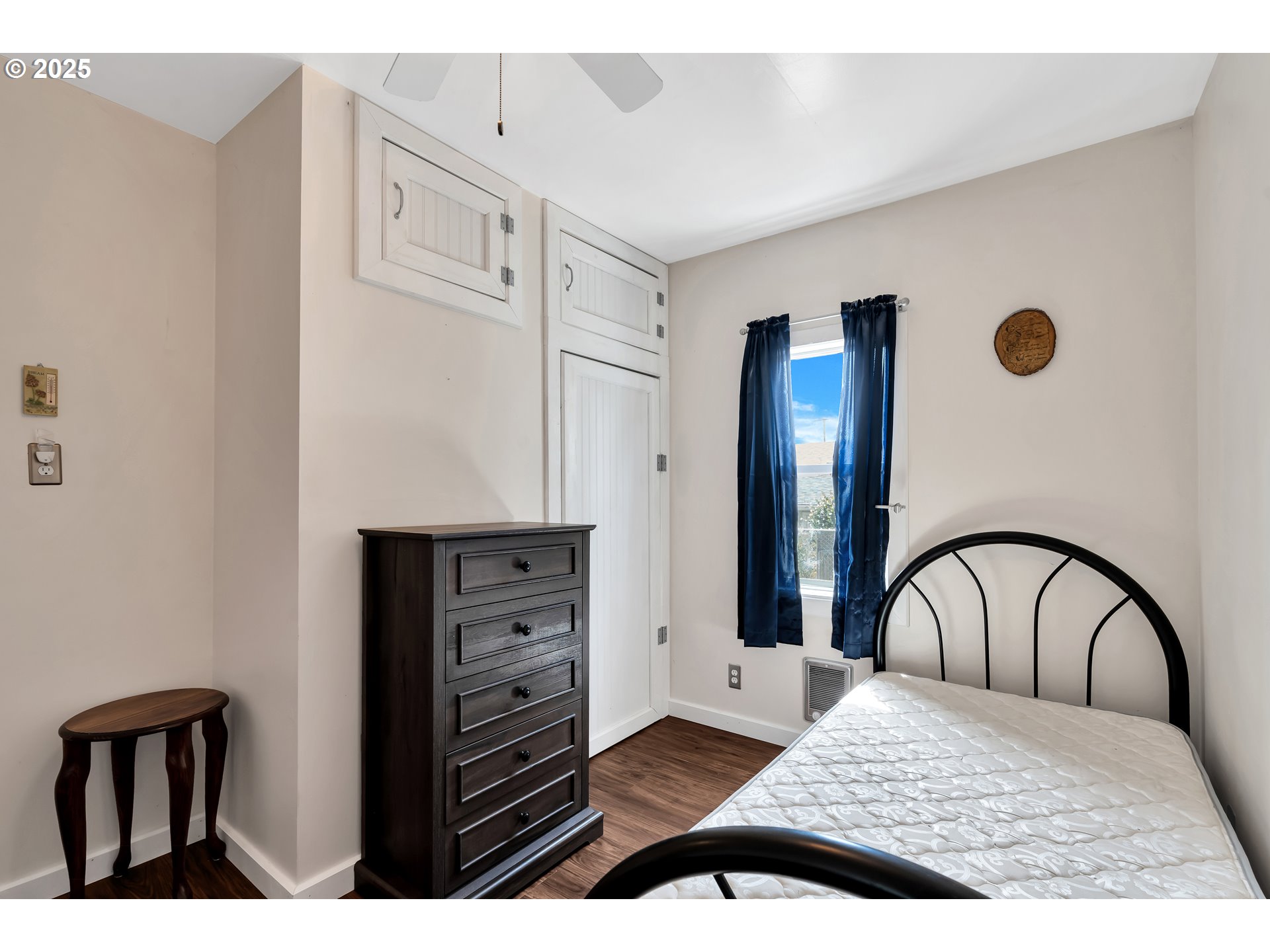 761 Southeast Polk Street Camas, WA 98607 - Photo 15 of 40 a view of living room with furniture and flat screen tv